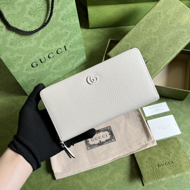 G*u*i wallets & purse